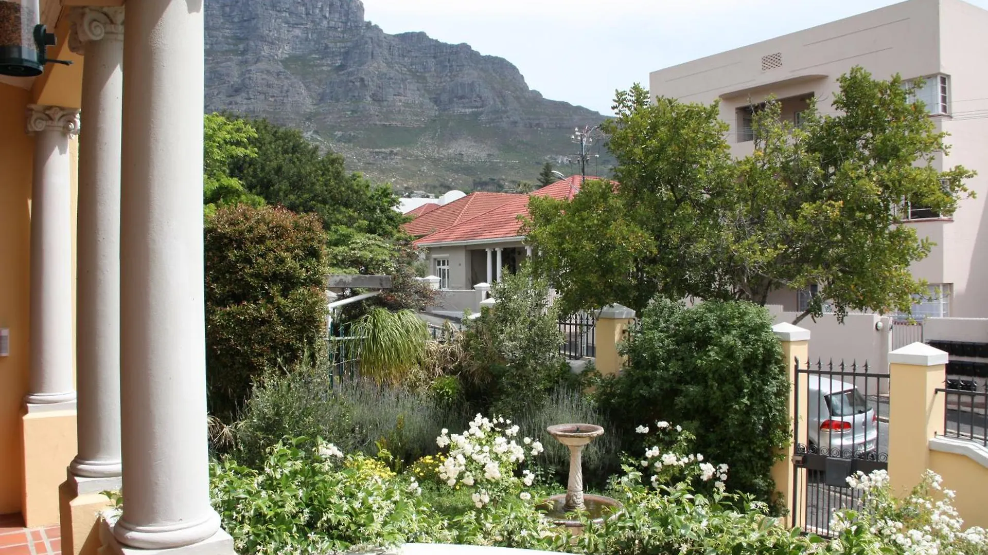 Homestay Mountain Views In Luxury Home Cape Town